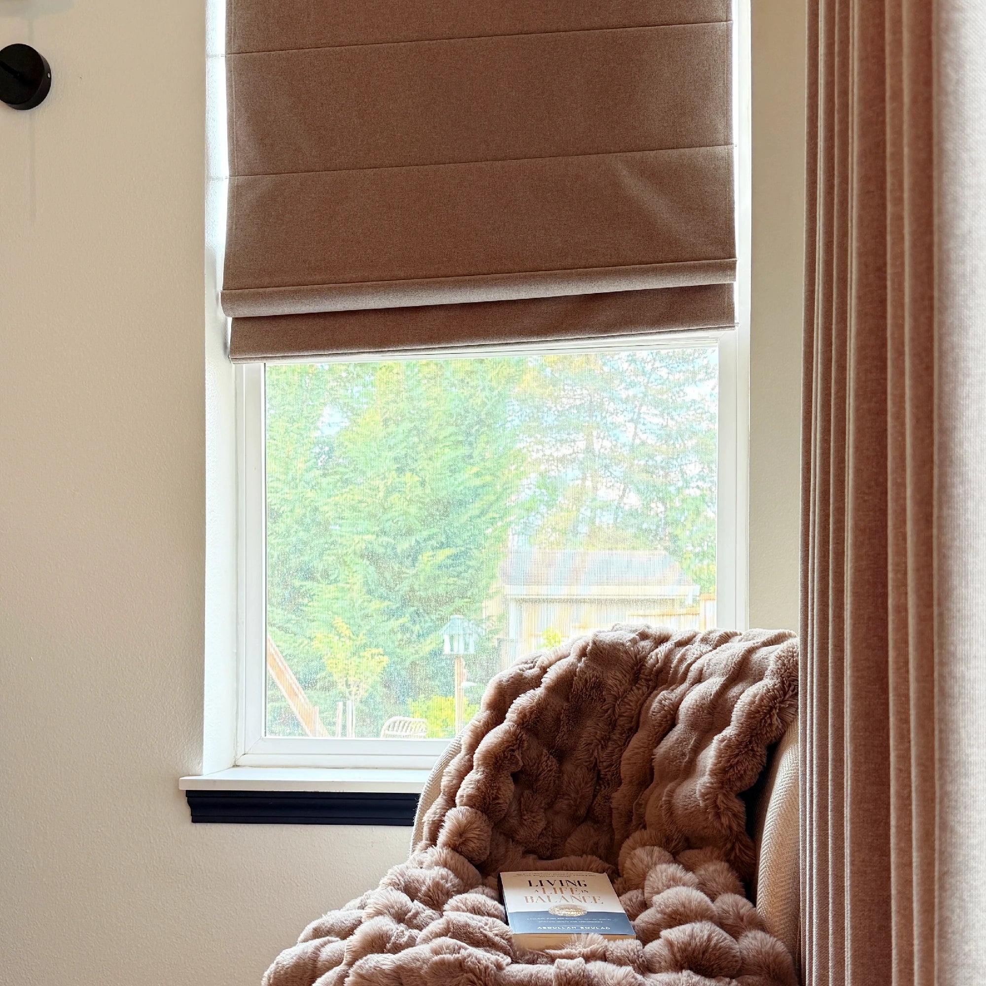 Orion Linen Look 100% Blackout Roman Shades